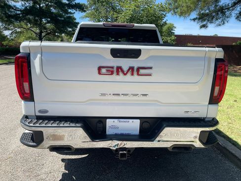 Used 2021 GMC Sierra 1500 SLT w/ SLT Premium Plus Package AWD/4WD image 4