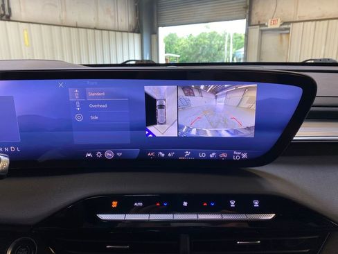 Used 2025 Buick Enclave Preferred FWD image 45