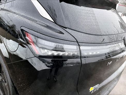 Certified 2025 Nissan Murano SV image 31