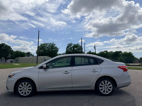 Used 2017 Nissan Sentra SV FWD image 6