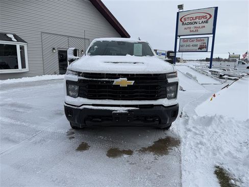 Used 2024 Chevrolet Silverado 2500 W/T image 3
