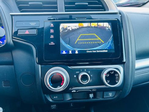 Used 2018 Honda Fit Sport image 19