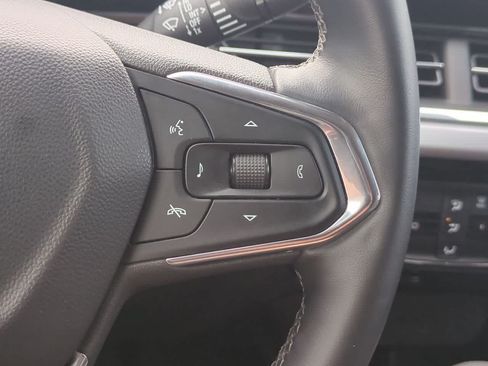 Used 2024 Chevrolet Trax LT w/ Driver Confidence Package FWD image 23