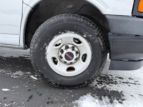 Used 2020 GMC Savana 3500 w/ Driver Convenience Package image 10