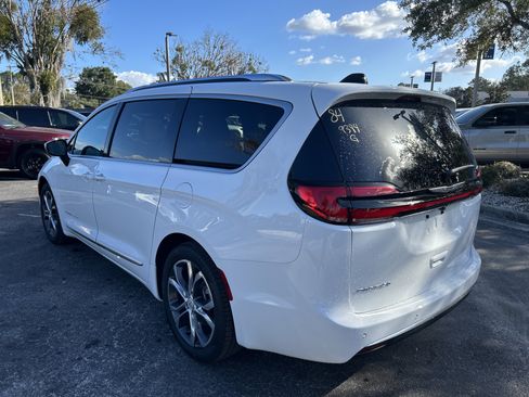 New 2026 Chrysler Pacifica Pinnacle image 5