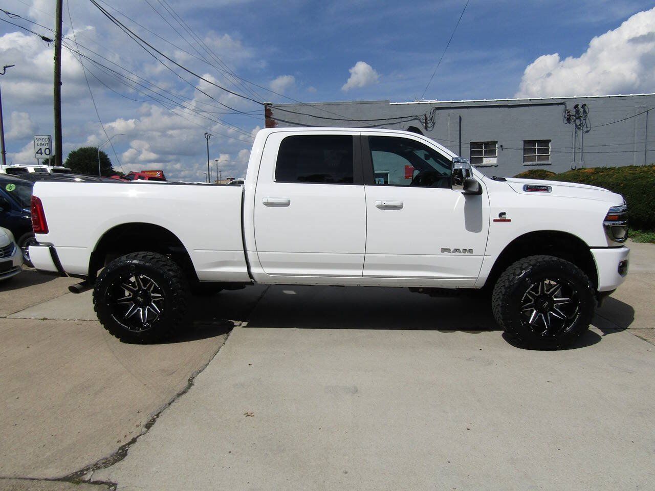 Used 2026 RAM 2500 Laramie AWD/4WD image 3