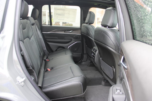 New 2027 Jeep Grand Cherokee Limited AWD/4WD image 47