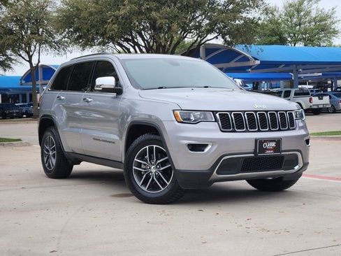 Used 2018 Jeep Grand Cherokee Limited image 2
