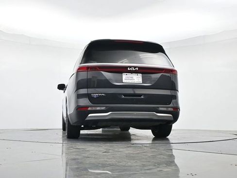 Used 2024 Kia Carnival SX Prestige image 40