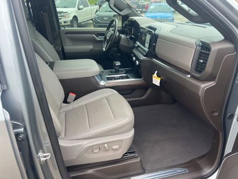 Used 2024 GMC Sierra 1500 SLT AWD/4WD image 14