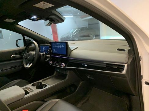 Used 2024 Honda Prologue Touring image 9