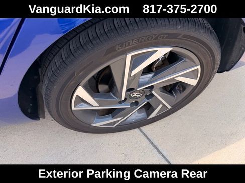 Used 2025 Hyundai Elantra SEL FWD image 9