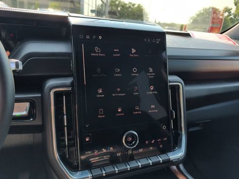 Used 2025 GMC Yukon XL Denali AWD/4WD image 11