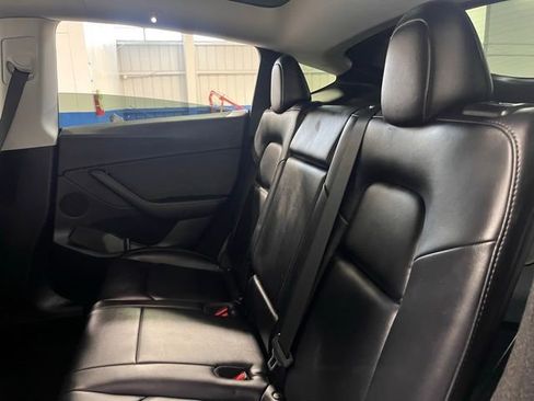 Used 2023 Tesla Model Y 2WD image 18