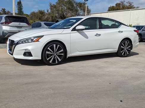 Used 2021 Nissan Altima 2.5 Platinum image 10