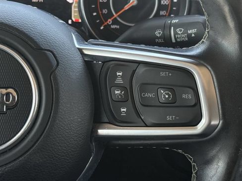 Used 2020 Jeep Gladiator Overland AWD/4WD image 14