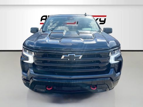 Used 2022 Chevrolet Silverado 1500 LT Trail Boss w/ Convenience Package II AWD/4WD image 2