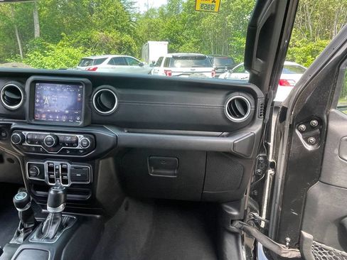 Used 2020 Jeep Wrangler Unlimited Sahara AWD/4WD image 29