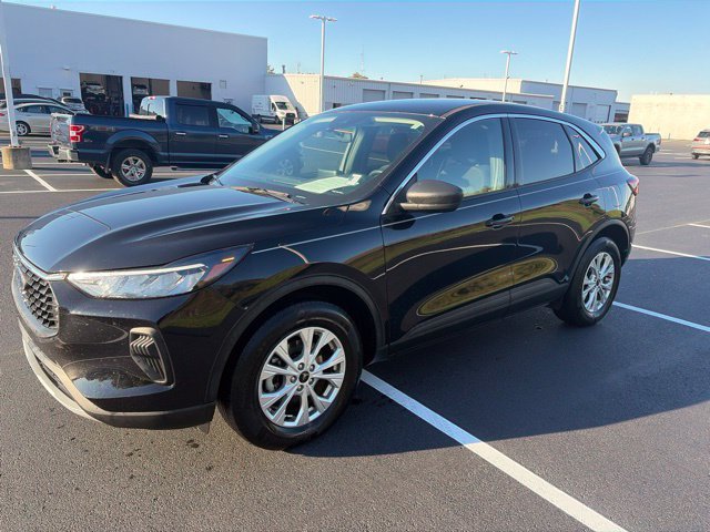 Used 2023 Ford Escape Active AWD/4WD image 3