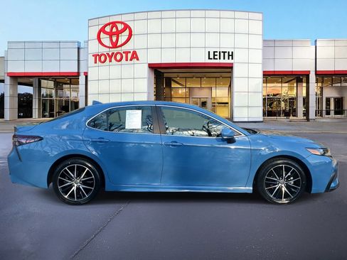 Used 2023 Toyota Camry SE image 8