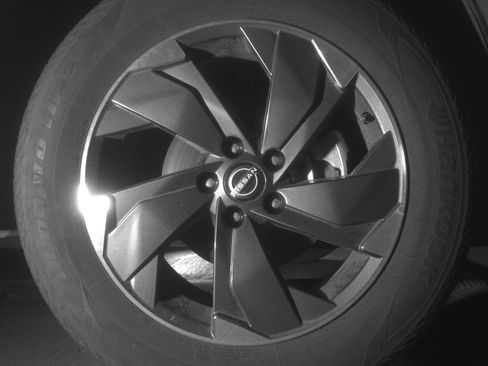 Used 2025 Nissan Pathfinder SV image 15