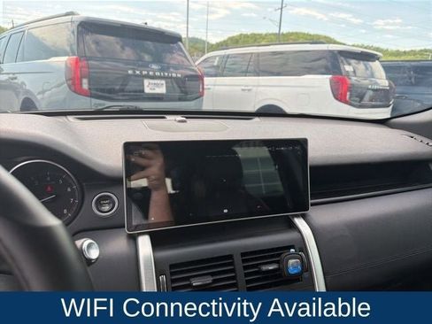 Used 2017 Land Rover Discovery Sport HSE image 10