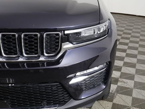 Used 2022 Jeep Grand Cherokee Limited 4xe w/ Luxury Tech Group II AWD/4WD image 19