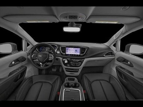 Used 2024 Chrysler Pacifica Touring-L FWD image 25