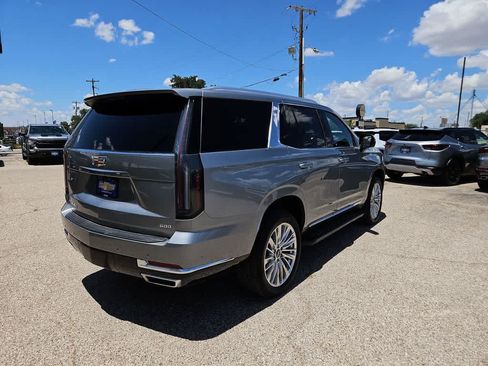 Used 2025 Cadillac Escalade Premium Luxury AWD/4WD image 8