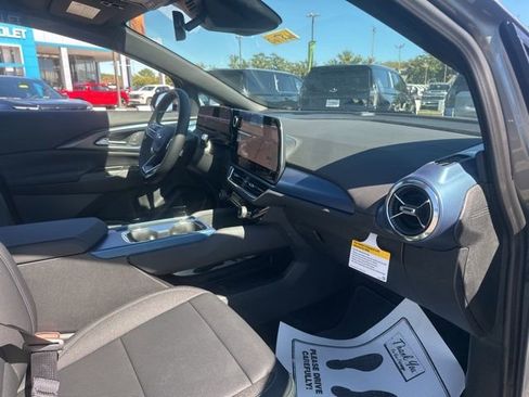 New 2026 Chevrolet Equinox EV LT image 34