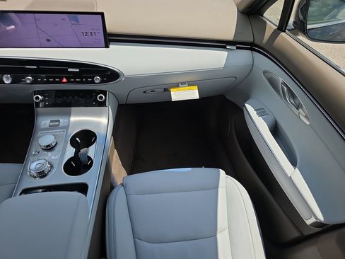 New 2026 Genesis GV70 2.5T Advanced AWD/4WD image 16