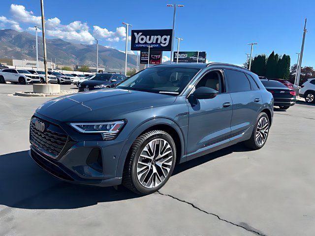 Used 2024 Audi Q8 e-tron Premium Plus AWD/4WD image 7