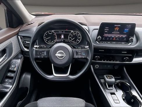Used 2023 Nissan Rogue SV FWD image 5