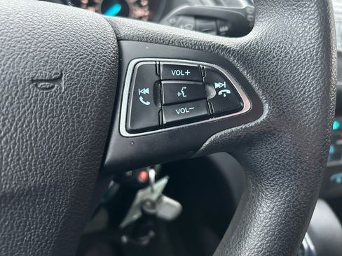 Used 2018 Ford Escape SE image 19