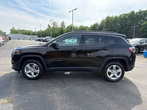 Used 2023 Jeep Compass Latitude w/ Convenience Group AWD/4WD image 3