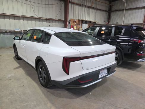 Used 2025 Kia K4 LXS image 8