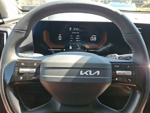 Used 2026 Kia Sorento LX FWD image 19