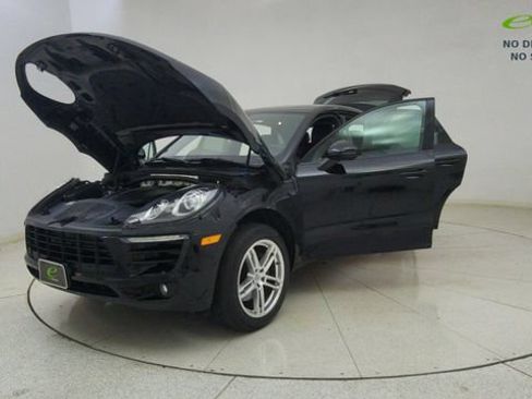 Used 2018 Porsche Macan AWD/4WD image 70