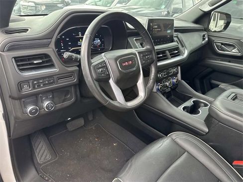 Used 2022 GMC Yukon XL SLT w/ SLT Luxury Package image 22