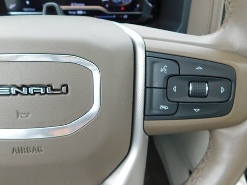 Used 2023 GMC Yukon XL Denali w/ Denali Reserve Package AWD/4WD image 43