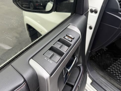 Used 2018 Toyota 4Runner Limited image 17