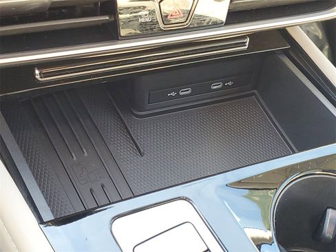 Certified 2025 Volkswagen Atlas SE image 26