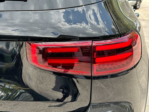 Used 2024 Mercedes-Benz GLB 250 image 32