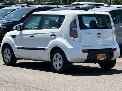 Used 2011 Kia Soul FWD image 6
