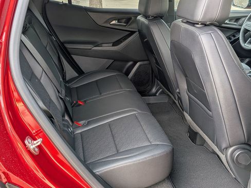 Used 2026 Chevrolet Equinox LT w/ Convenience Package II image 23