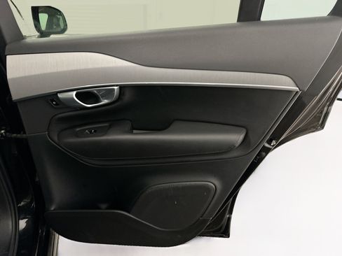 Used 2024 Volvo XC90 B5 Core w/ Climate Package image 34