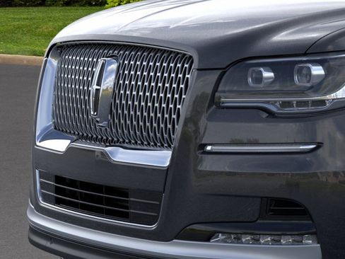 New 2024 Lincoln Navigator Reserve image 17