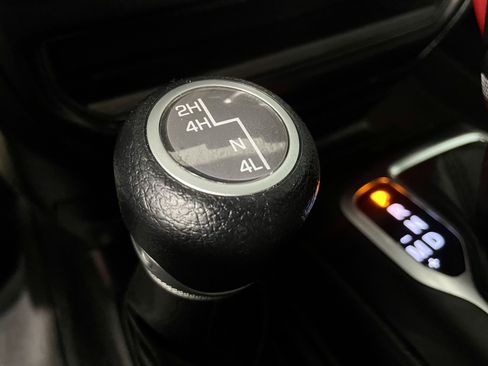 Used 2021 Jeep Wrangler Sport S image 19