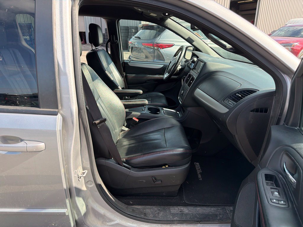 Used 2017 Dodge Grand Caravan GT FWD image 14