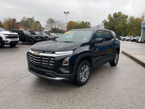New 2026 Chevrolet Equinox LT FWD image 3